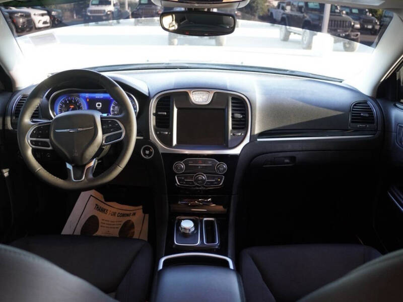 2023 Chrysler 300 Touring