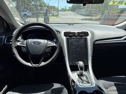 2015 Ford Fusion SE