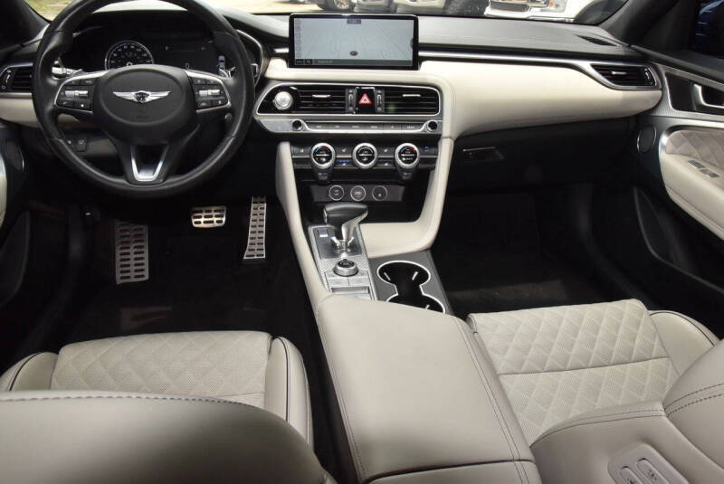 2023 Genesis G70