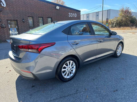 2020 Hyundai Accent SE