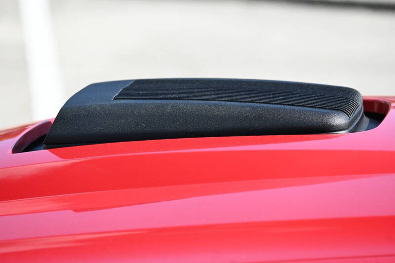 2004 Ford Mustang Mach 1 Premium