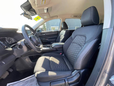 2022 Nissan Pathfinder S