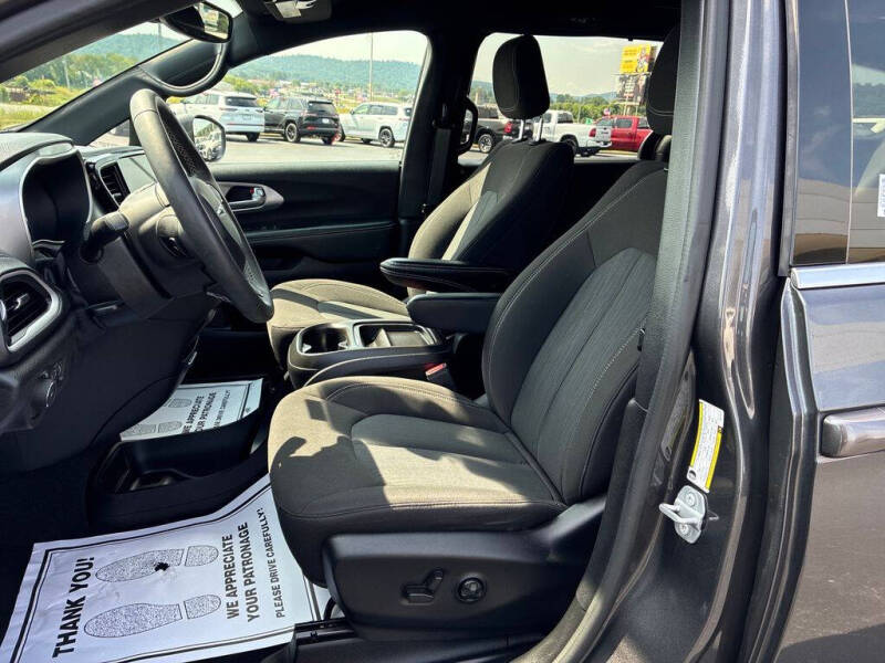 2022 Chrysler Pacifica Touring