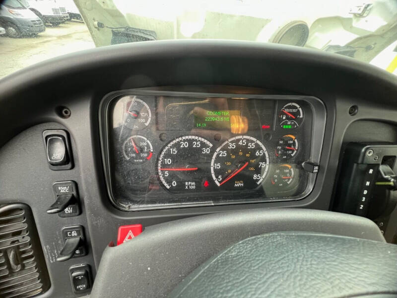 2018 Freightliner M2 106