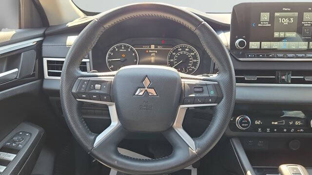 2023 Mitsubishi Outlander SE