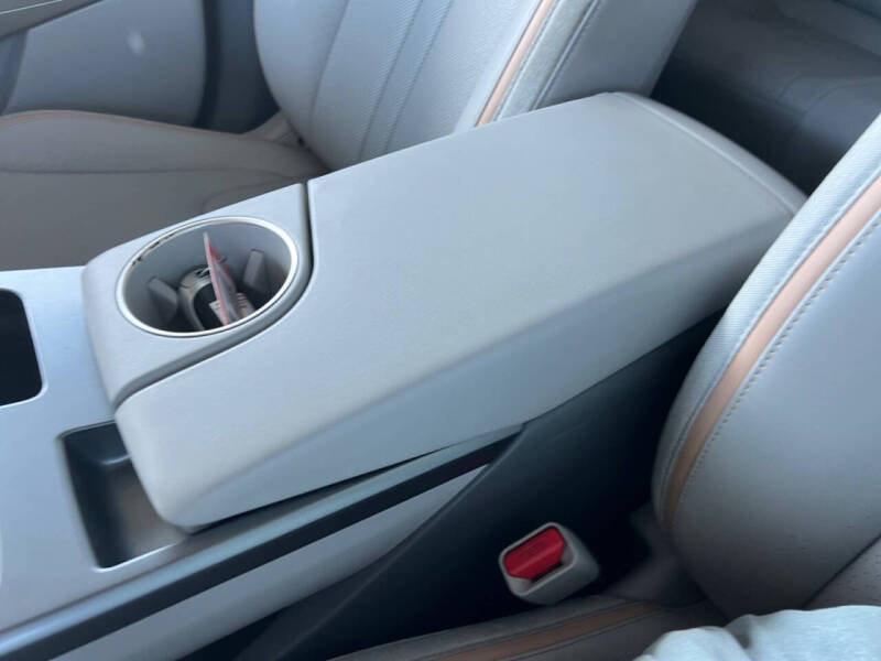 2022 Hyundai Nexo Blue