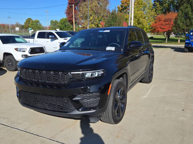 2023 Jeep Grand Cherokee for sale at Dave Warren Used Car Super Center in Westfield, NY