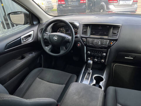 2017 Nissan Pathfinder S