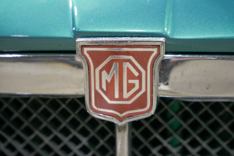1973 MG B