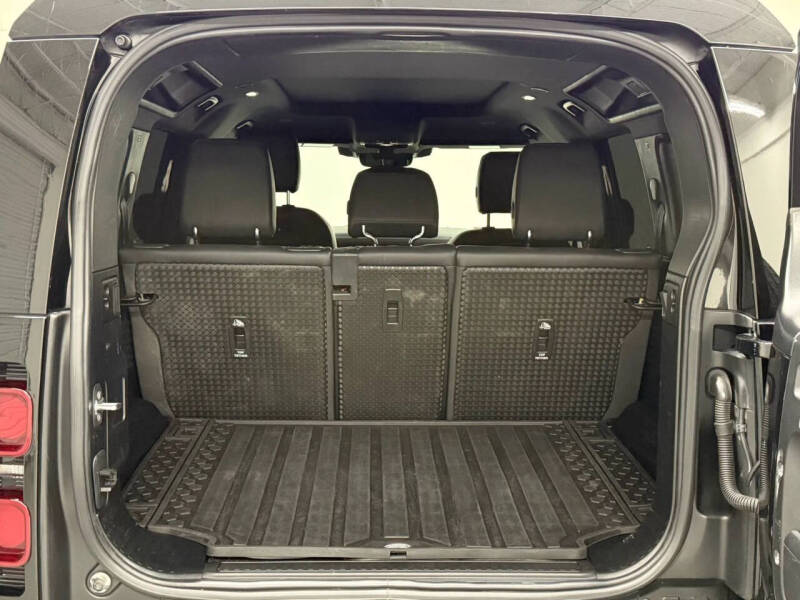 2022 Land Rover Defender 110 S