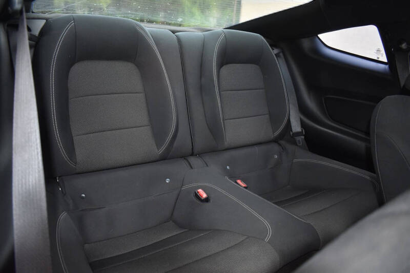 2015 Ford Mustang V6