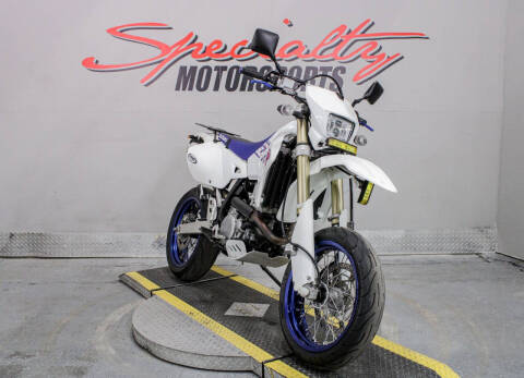 2023 Suzuki DR-Z400SM