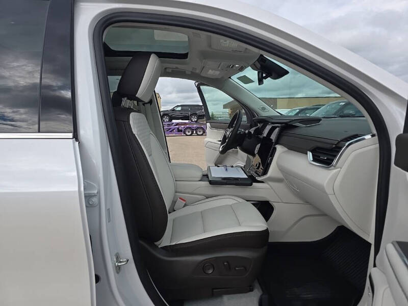 2024 GMC Acadia Denali