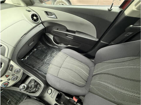 2014 Chevrolet Sonic LT Manual