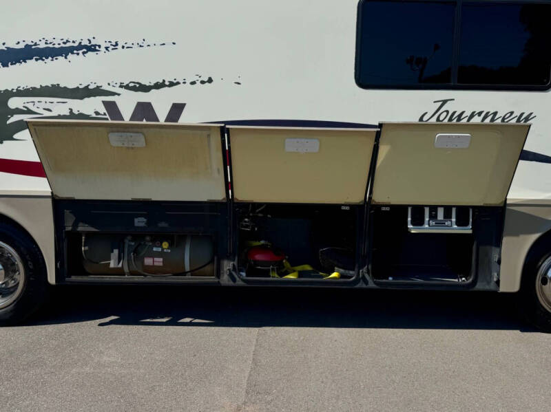 2002 Freightliner XCS Chassis