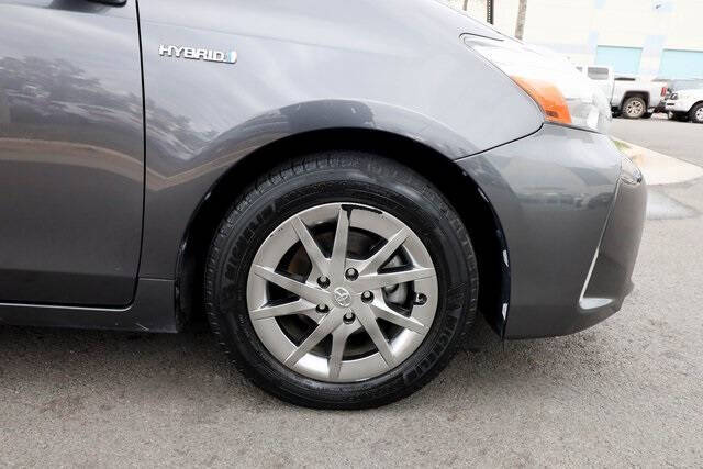 2017 Toyota Prius v Four