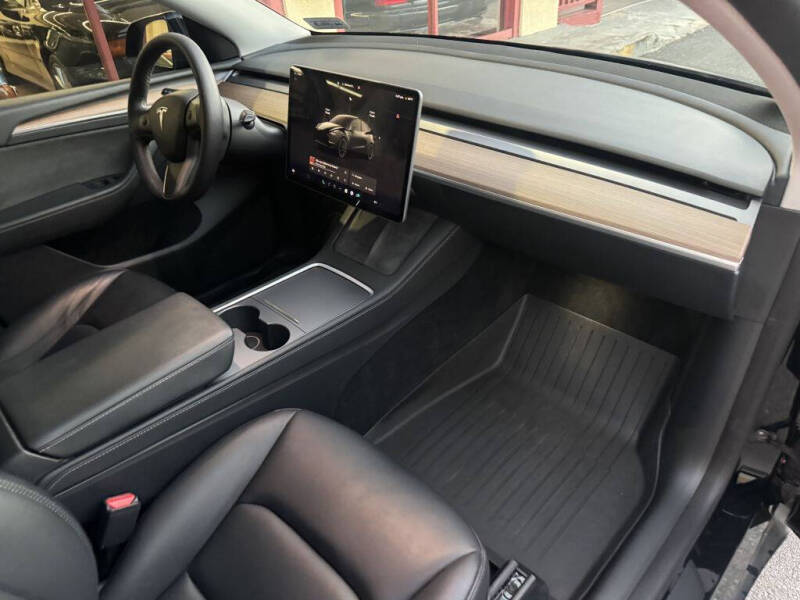 2023 Tesla Model Y Performance