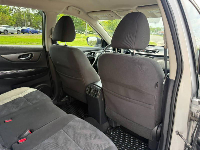 2016 Nissan Rogue SV