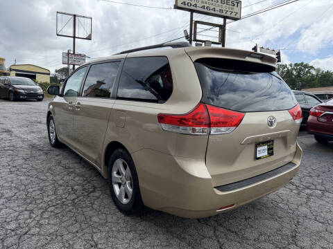 2012 Toyota Sienna LE 8-Passenger