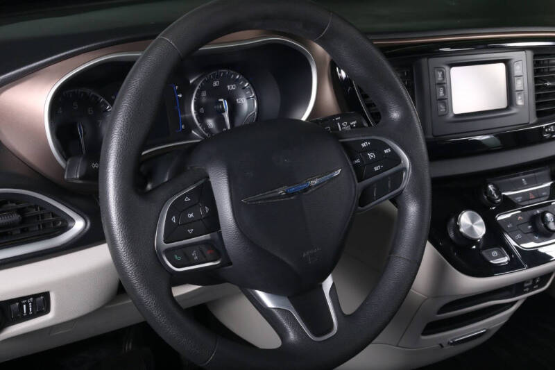 2017 Chrysler Pacifica LX