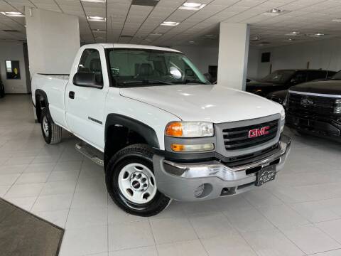 2005 GMC Sierra 2500HD for sale at Auto Mall of Springfield in Springfield IL