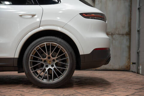 2022 Porsche Cayenne Platinum Edition