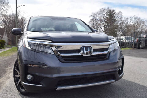2020 Honda Pilot for sale at QUEST AUTO GROUP LLC in Redford MI
