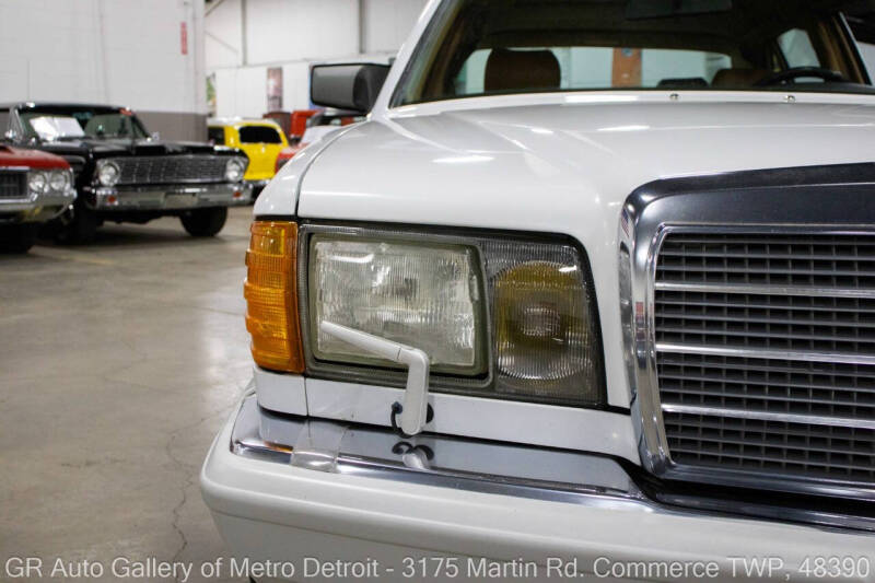 1991 Mercedes-Benz 560-Class 560 SEL