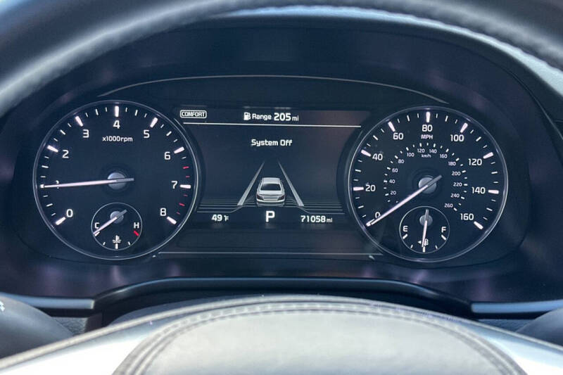 2020 Kia K900 Luxury