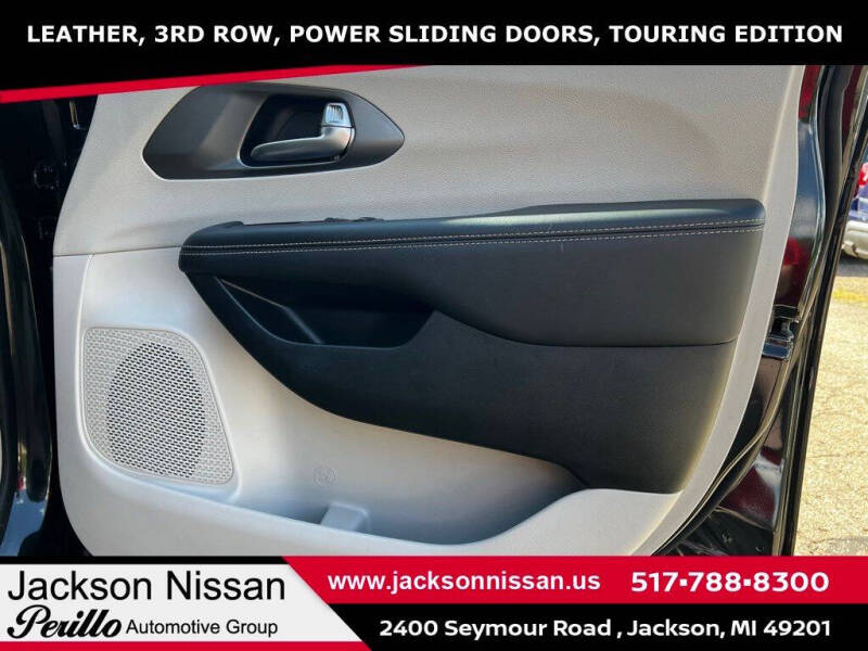 2023 Chrysler Pacifica Touring L