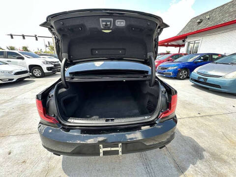 2018 Volvo S90 T5 Momentum