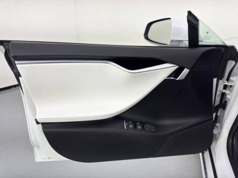 2017 Tesla Model S 90D