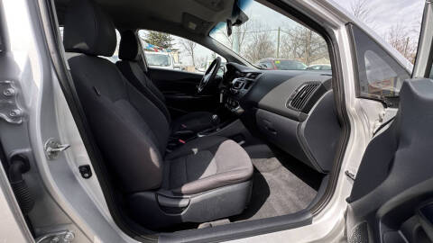 2015 Kia Rio 5-Door LX
