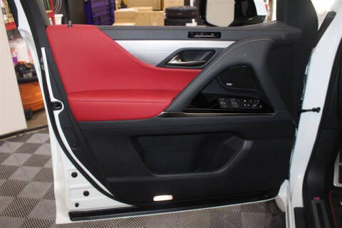 2025 Lexus LX 700h F SPORT Handling