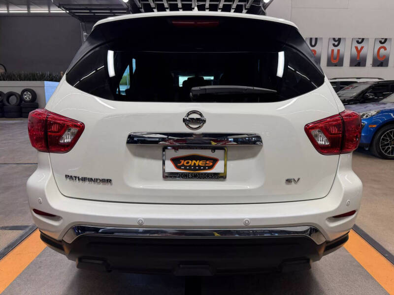 2020 Nissan Pathfinder SV