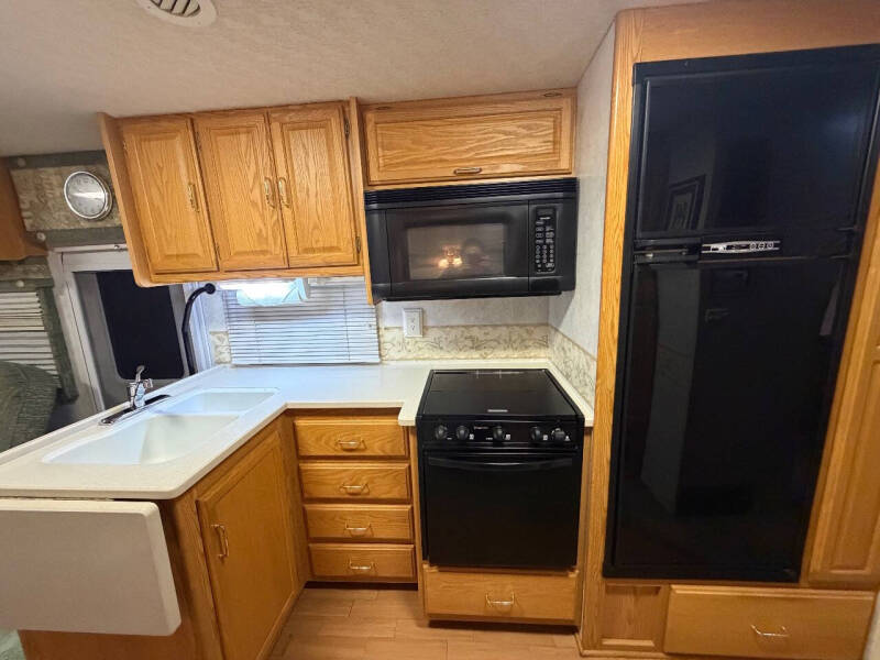 2004 Winnebago Brave