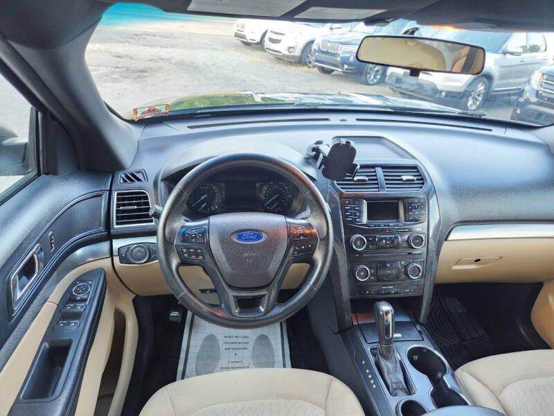 2016 Ford Explorer