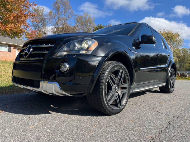 2011 Mercedes-Benz M-Class ML63 AMG photo 11