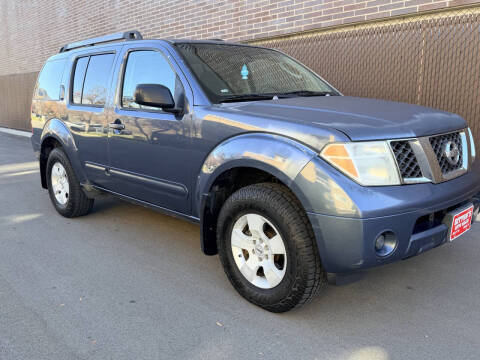 2006 Nissan Pathfinder LE
