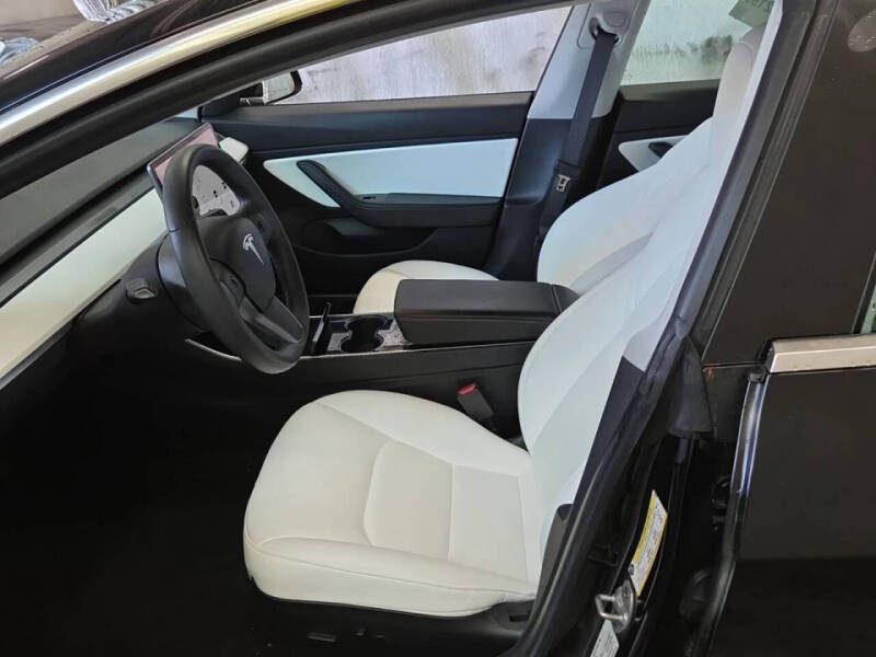 2019 Tesla Model 3 Standard Range Plus