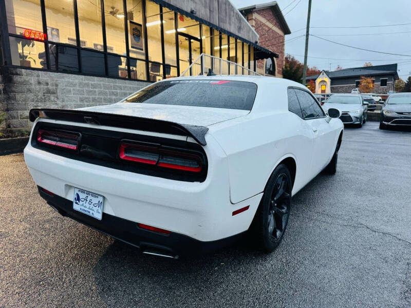 2016 Dodge Challenger SXT photo 3