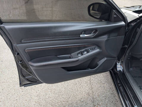 2022 Nissan Altima 2.5 SR