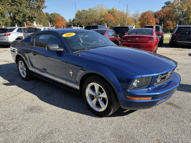 2007 Ford Mustang V6 Deluxe