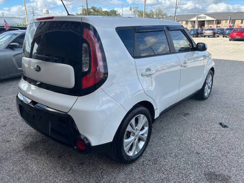 2016 Kia Soul +