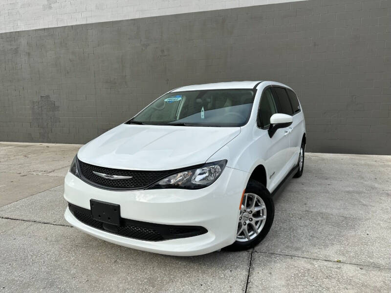 2020 Chrysler Pacifica Limited Red S