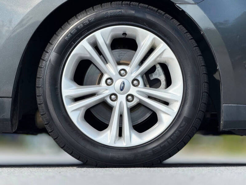 2016 Ford Taurus SE