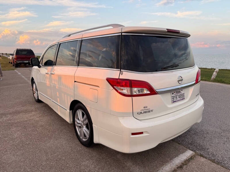 2015 Nissan Quest