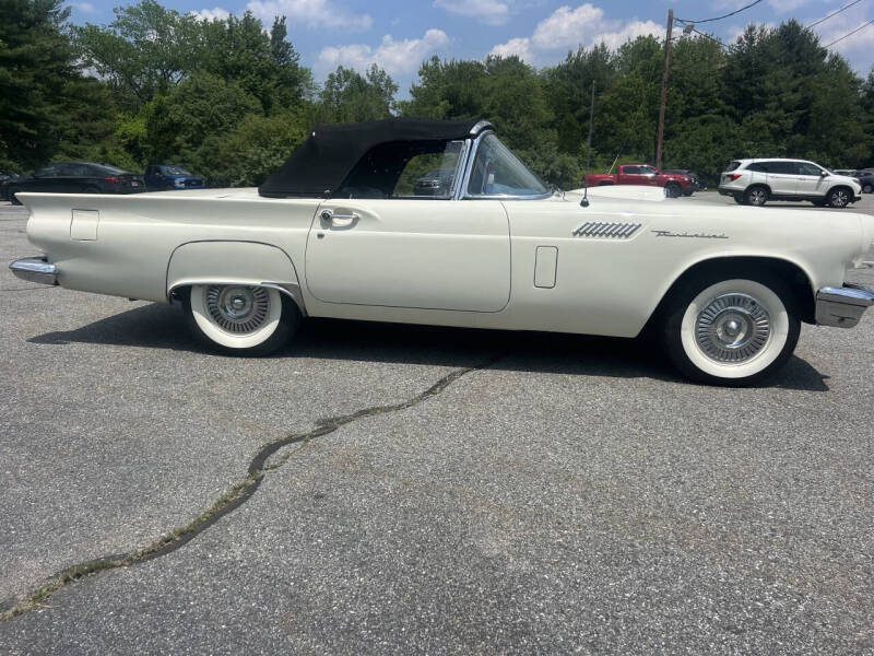 1957 Ford Thunderbird