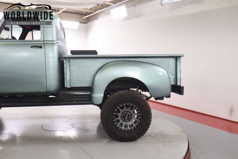 1952 Chevrolet Apache