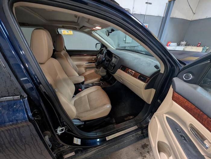 2015 Mitsubishi Outlander SE